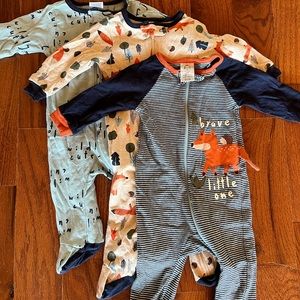 (3) Gerber Sleeper Onesies 0-3 months